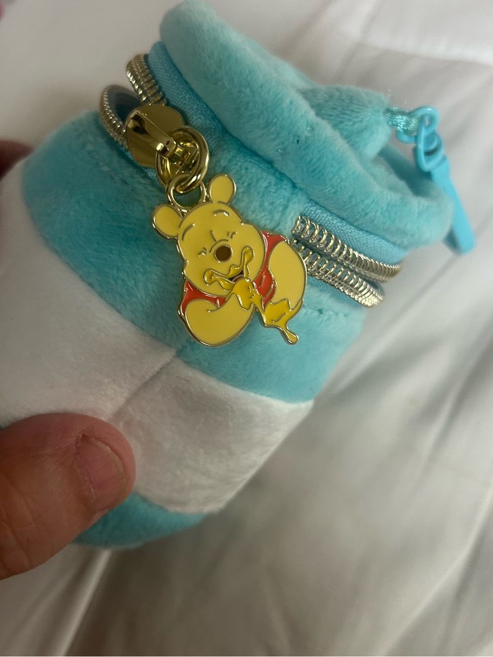 Winnie the Pooh Plush coin bag keychain - Picture 3 of 11